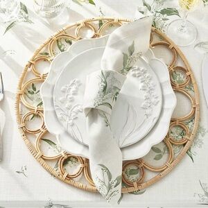 Brand New Pottery Barn Set Of 6 Charger Plates